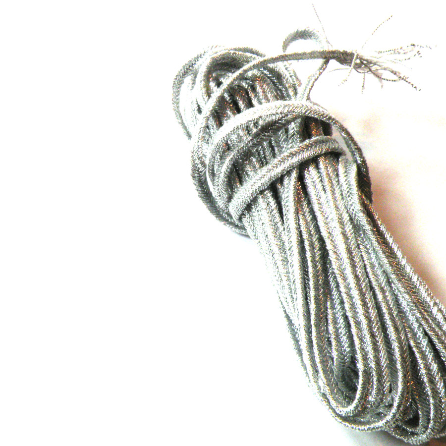 Sznurek soutache metaliczny srebrny 3mm