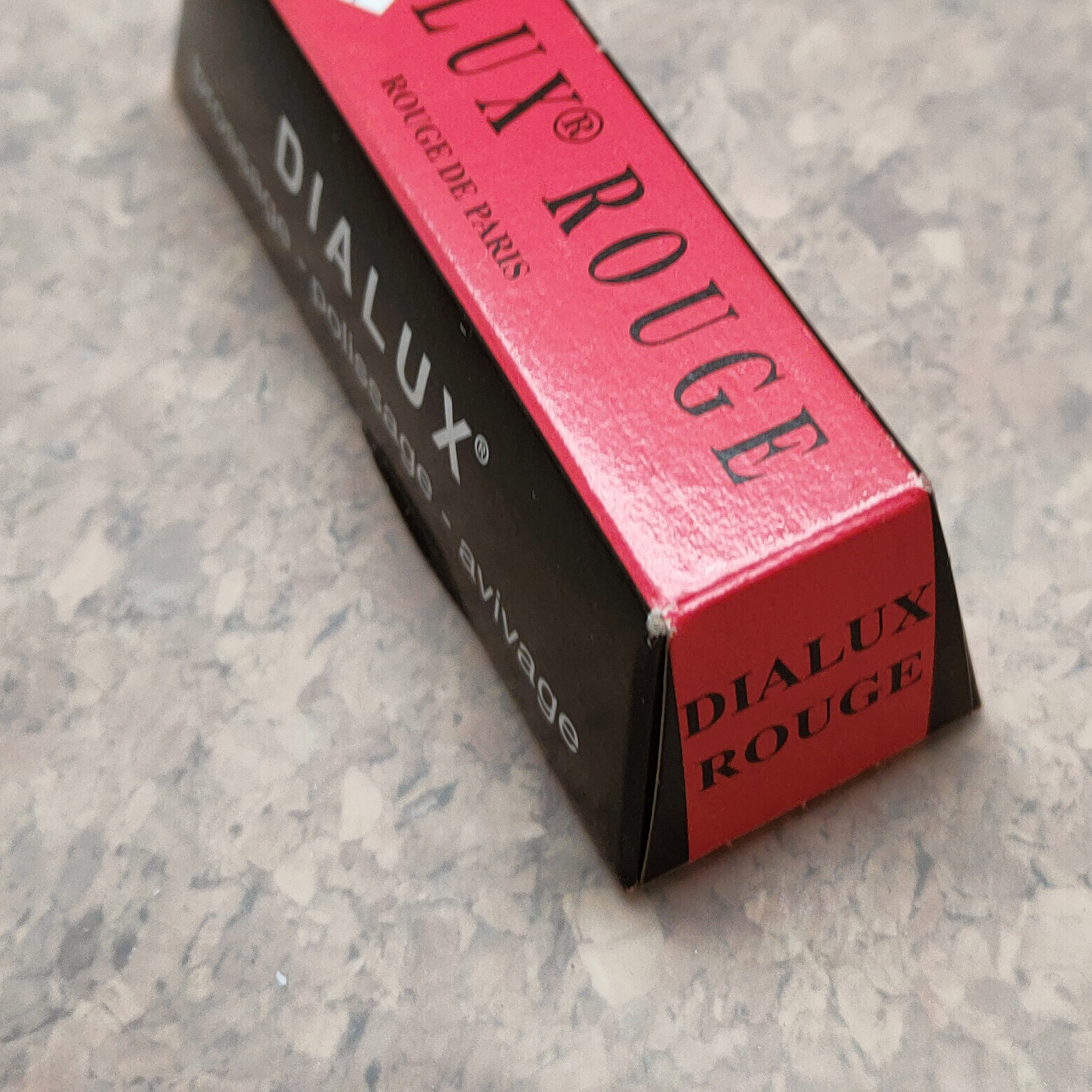 Profesjonalna pasta do polerowania Dialux (czerwona)