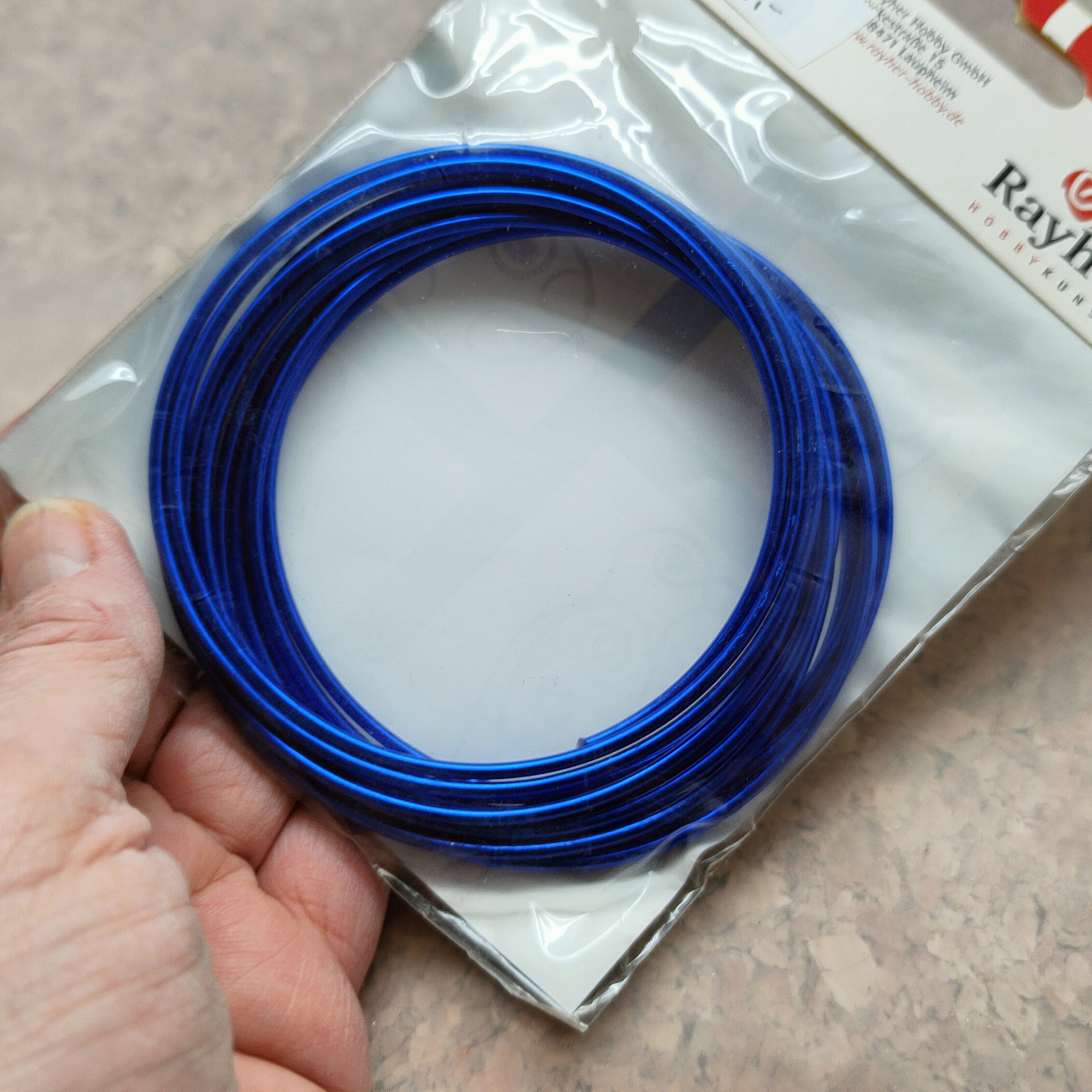 Drut aluminiowy 2mm w kolorze niebieskim