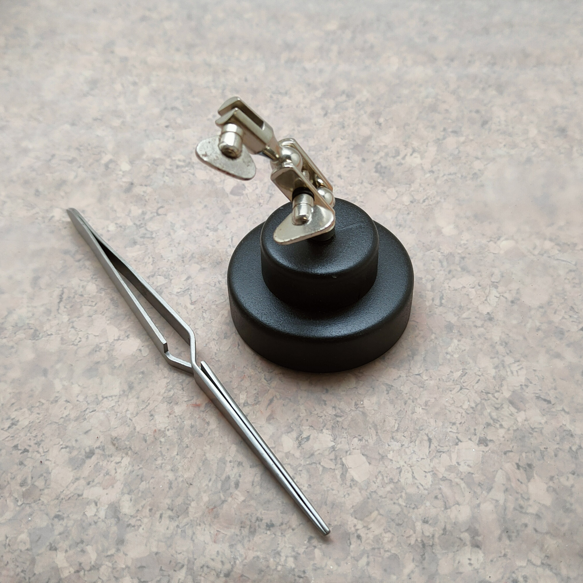 Uchwyt "trzecia ręka"