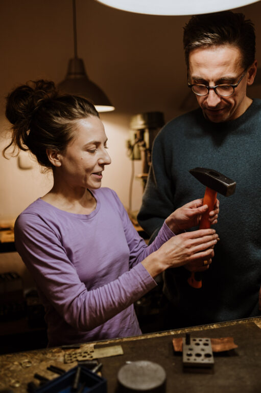 nauka tworzenia biżuterii podczas kursu PRO