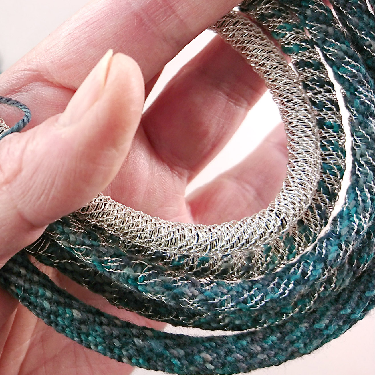 Kumihimo w biżuterii