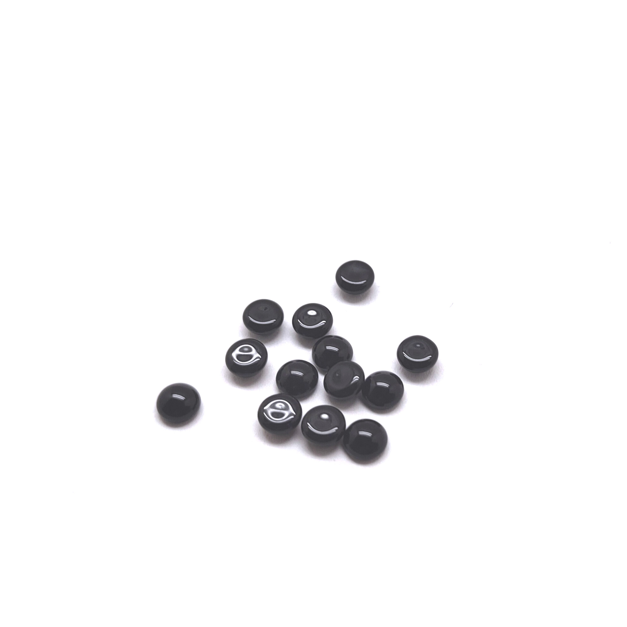 Szklany kaboszon czarny 5mm