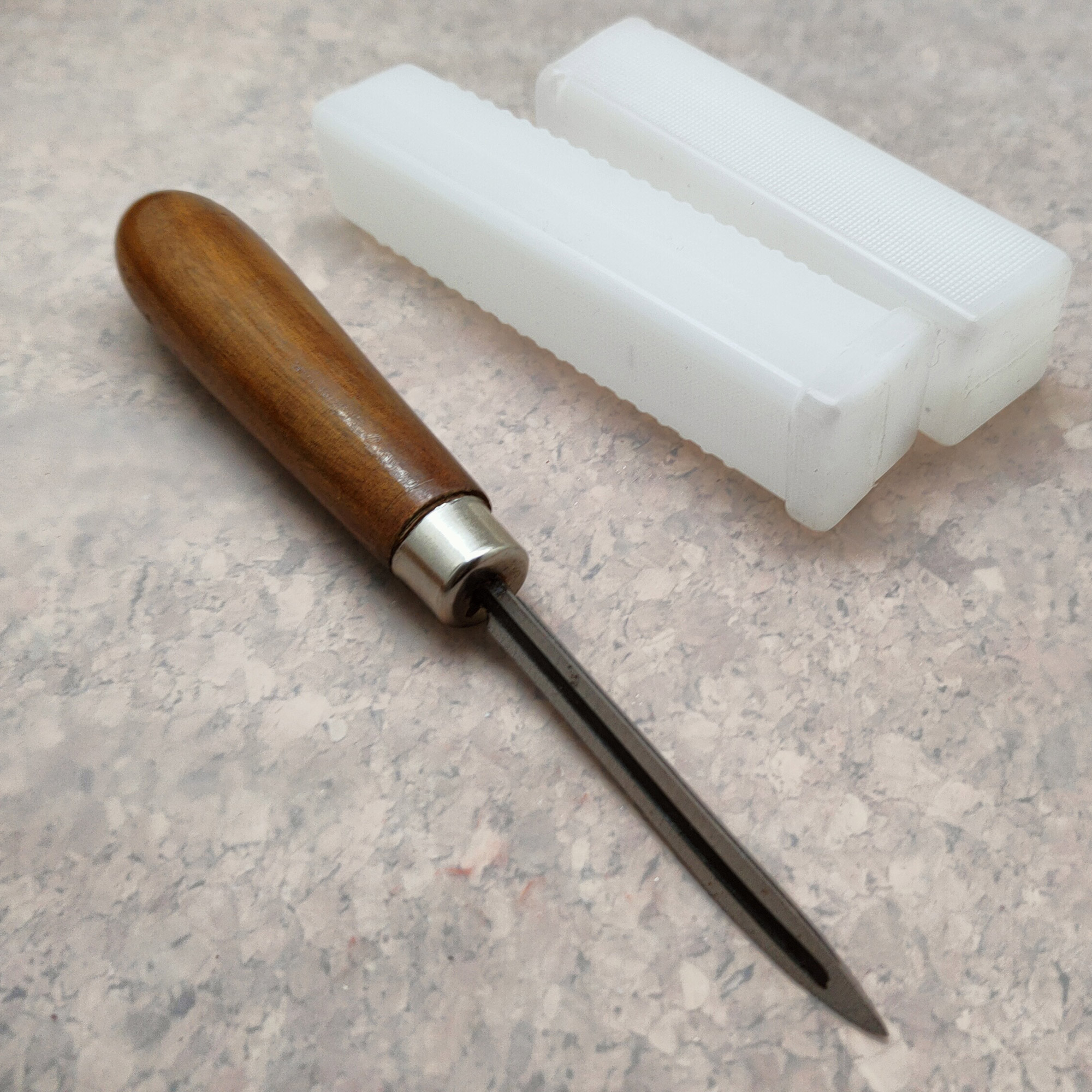 Skrobak (szaber) z drewnianą rączką